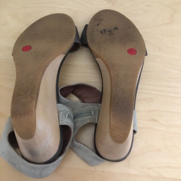 Camper Laura Leather Wedge Sandals - Picture 9 of 11